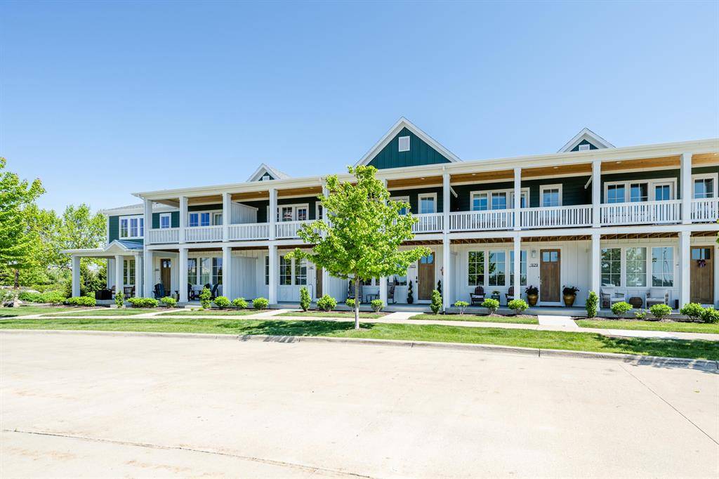 St. Joseph, MI 49085,917 Harbor Drive E