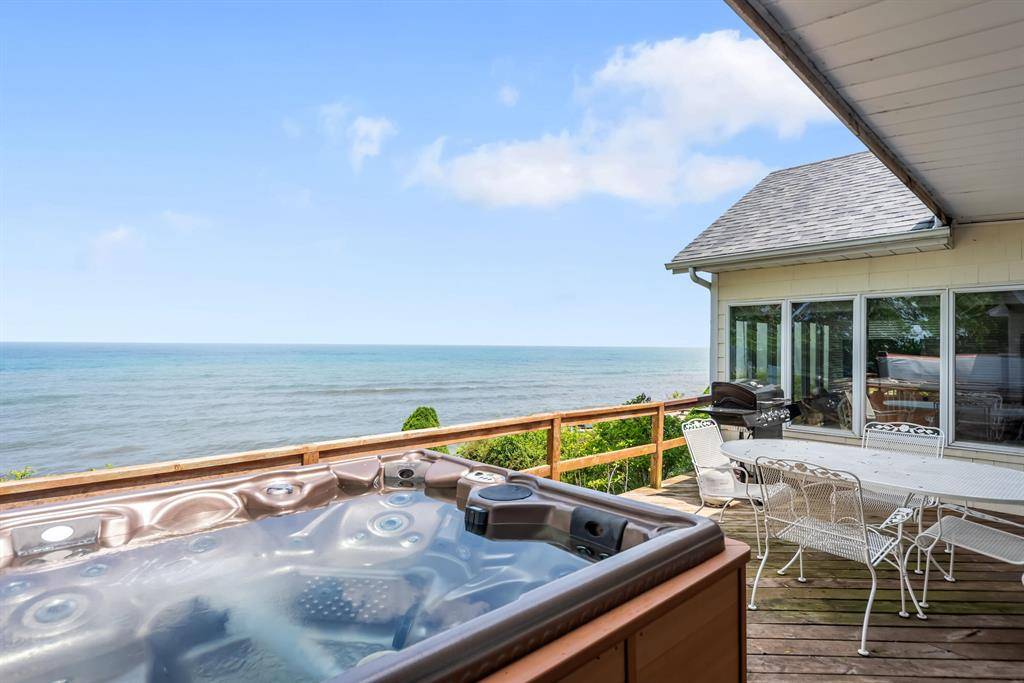 New Buffalo, MI 49117,1414 Shore Drive
