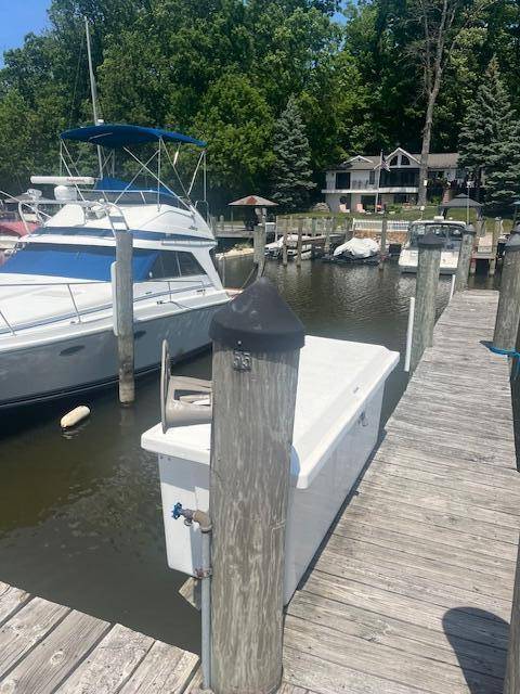 South Haven, MI 49090,300 Oak Street #55