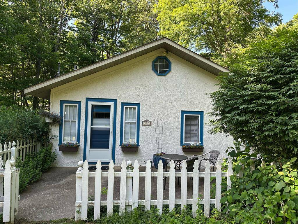 Casco Twp, MI 49090,982 Charles Street