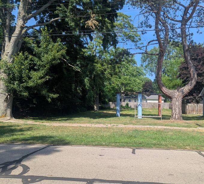 New Buffalo, MI 49117,313 S Willard Street