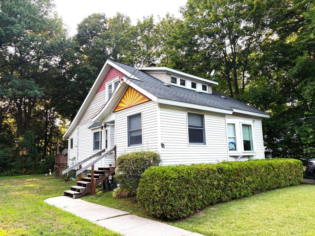 South Haven, MI 49090,264 Hubbard Street