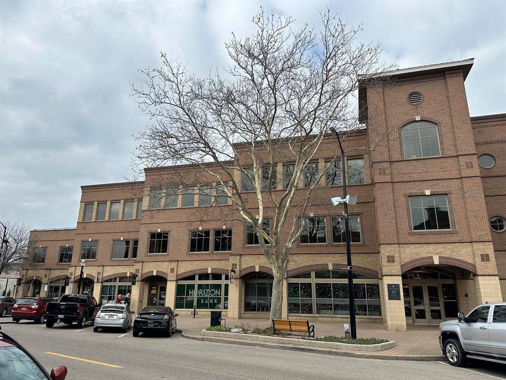 Holland, MI 49423,85 E 8th Street 230, 250