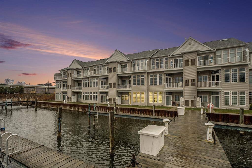 North Muskegon, MI 49445,2411 Lake Avenue 43