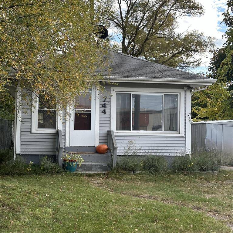 Grand Haven, MI 49417,814 / Woodlawn Avenue Modifier: 744