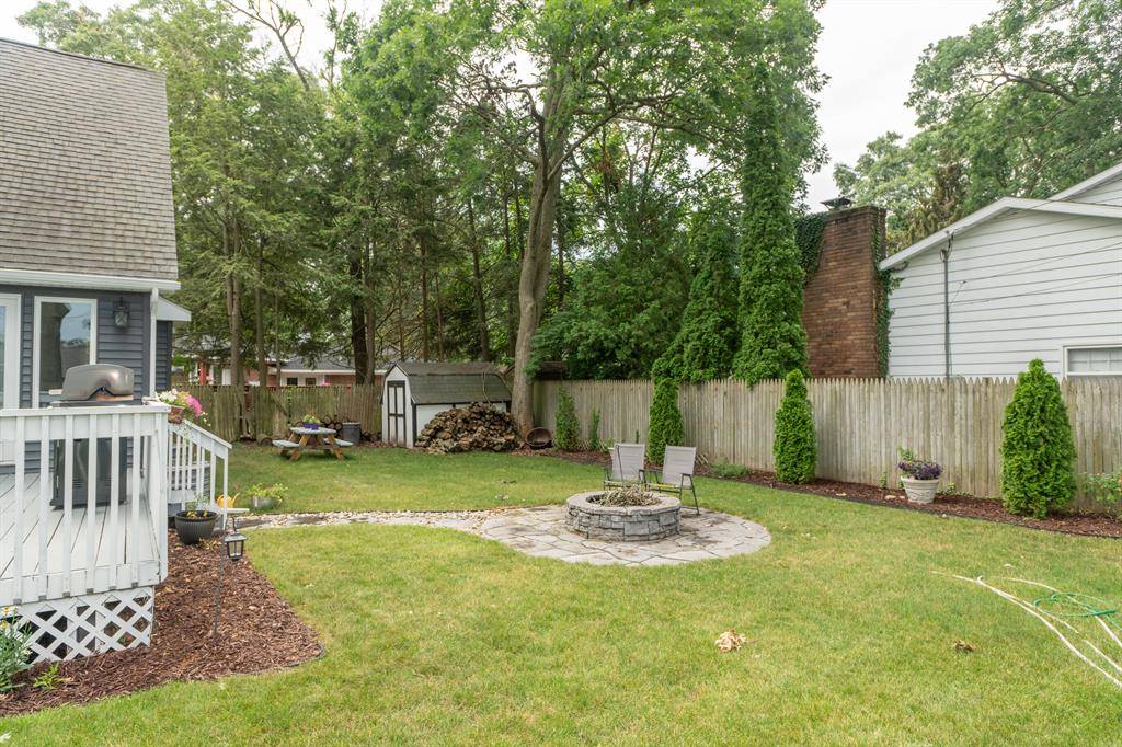 North Muskegon, MI 49445,609 3rd Street