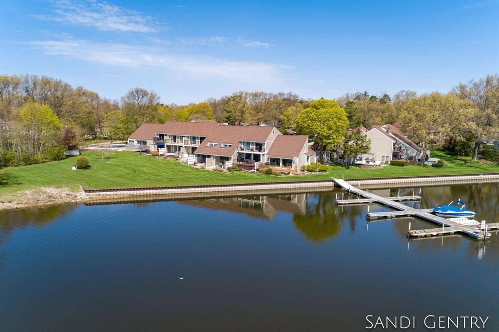 Spring Lake, MI 49456,558 Wind Drift Lane 19