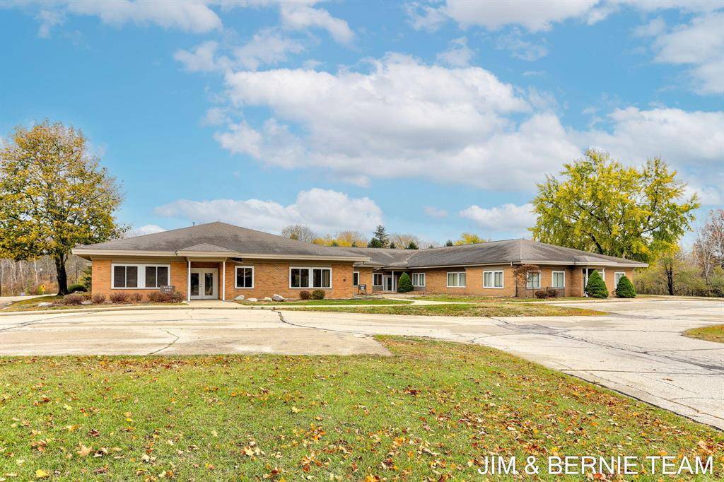 Douglas Vllg, MI 49406,415 Wiley Road 2