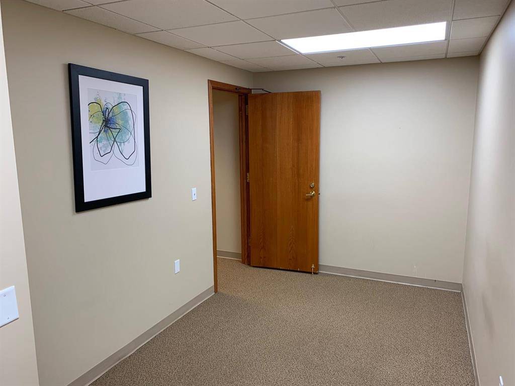 Holland, MI 49423,577 Michigan Avenue 1