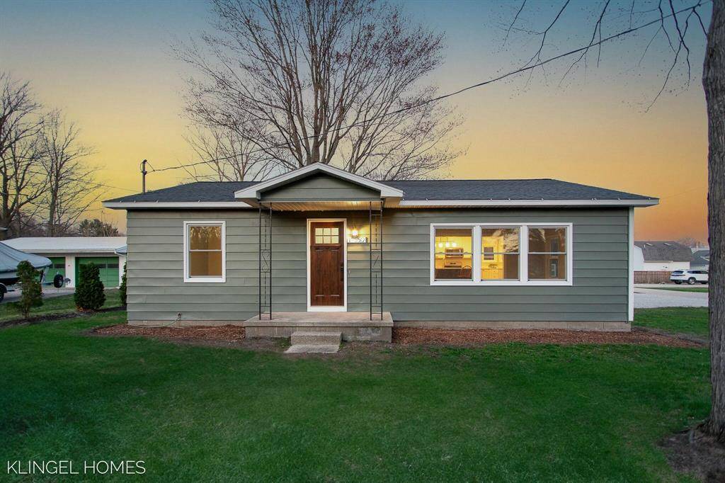 Ferrysburg, MI 49456,17550 Doric Street