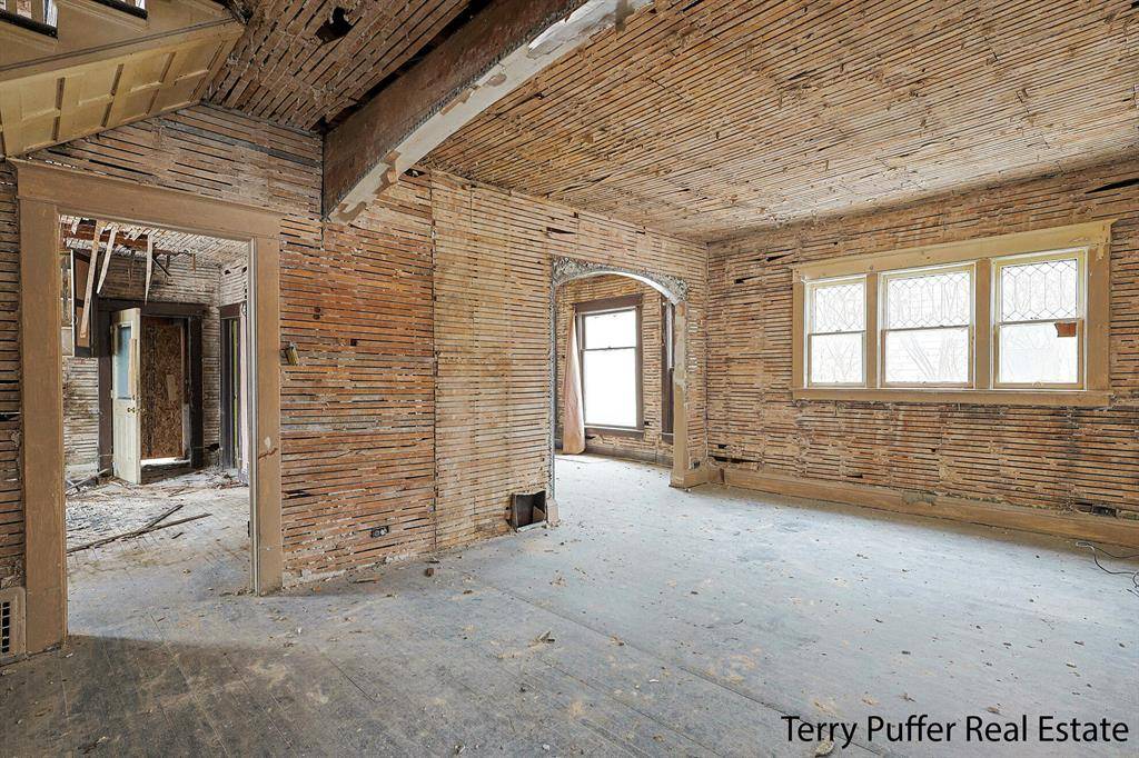 Muskegon, MI 49441,339 W Forest Avenue