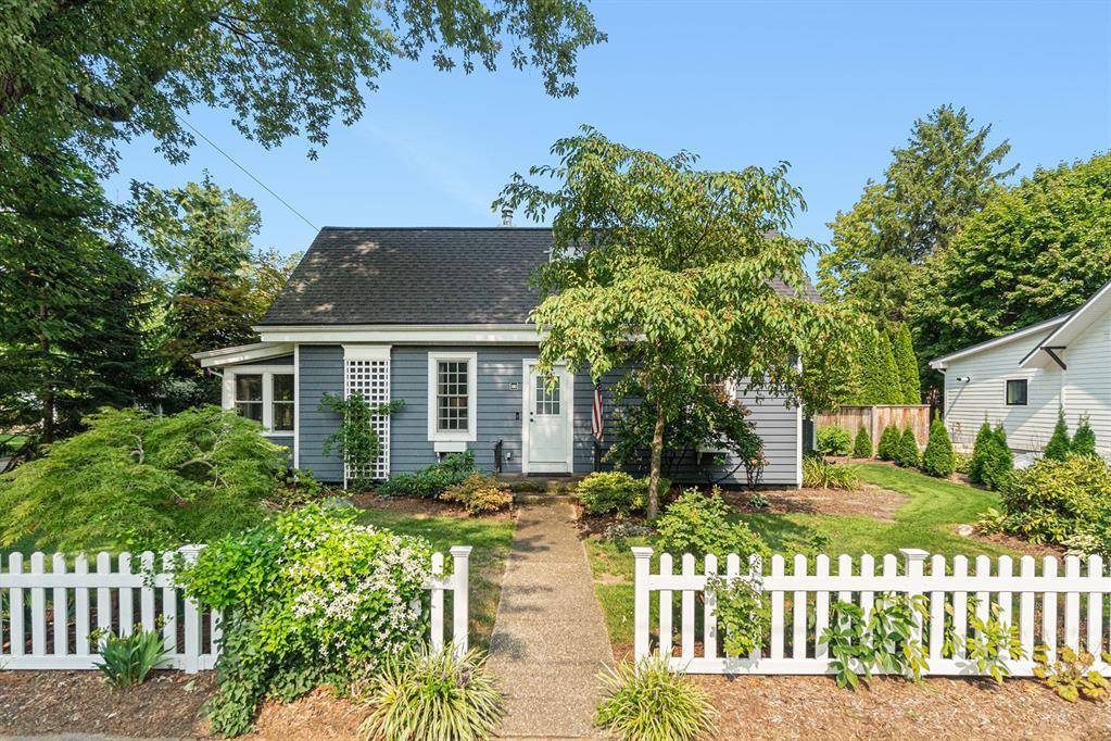 Saugatuck, MI 49453,810 Allegan Street