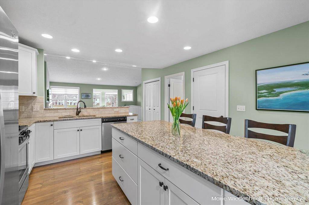 Holland, MI 49423,1276 Prestwick Drive
