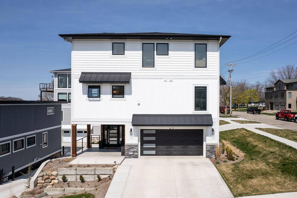 Grand Haven, MI 49417,49 Howard Avenue