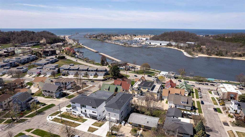 Grand Haven, MI 49417,49 Howard Avenue