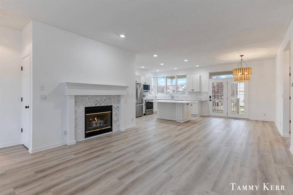 Douglas Vllg, MI 49406,469 Summer Grove Drive 58