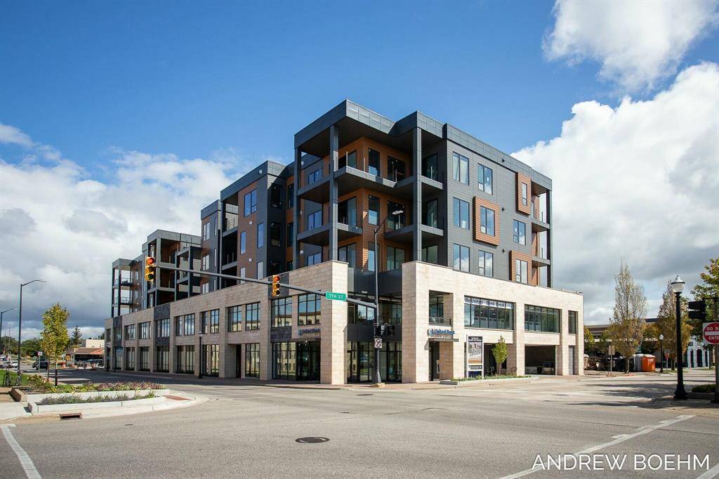 Holland, MI 49423,159 S River Avenue 307
