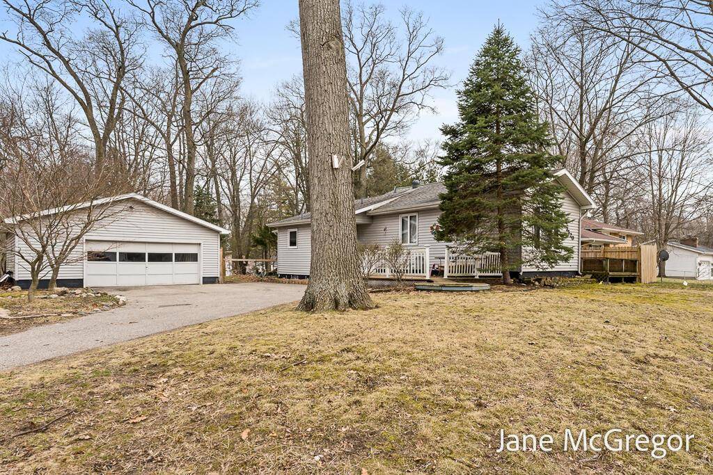 Norton Shores, MI 49441,3520 Algonquin Drive