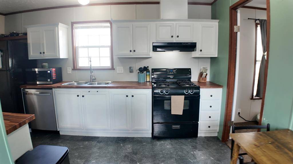 Grand Haven Twp, MI 49417,13548 Pinewood Drive