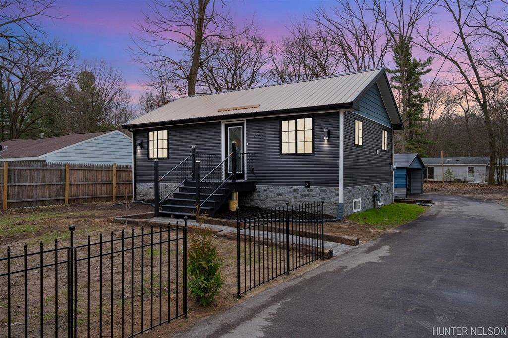 Muskegon Twp, MI 49445,175 Cora Avenue