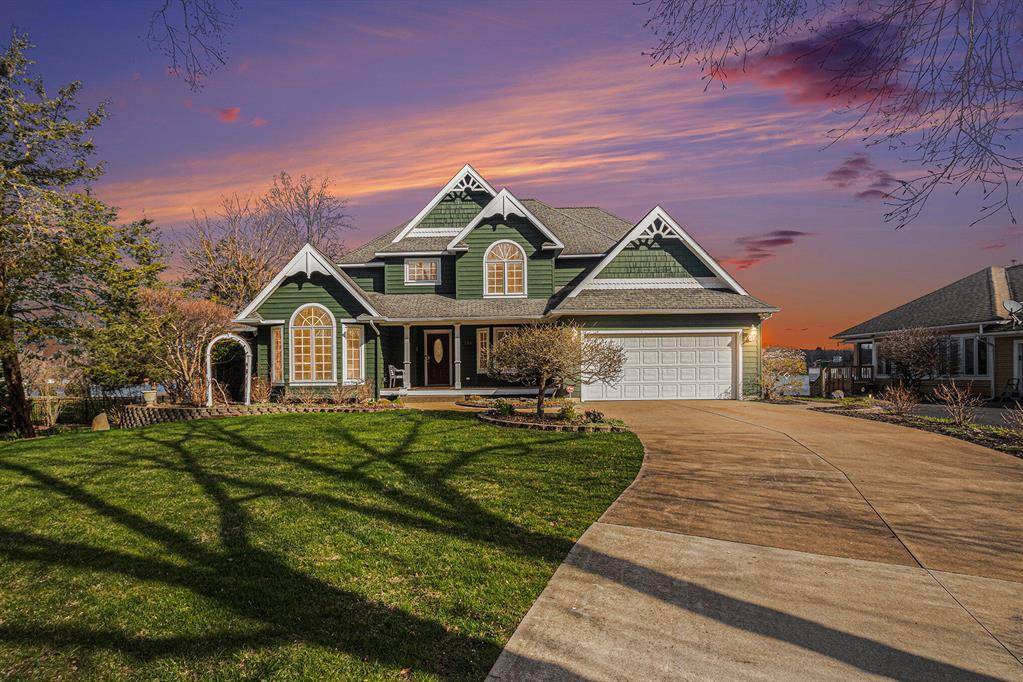 Douglas Vllg, MI 49406,284 Riverview Drive