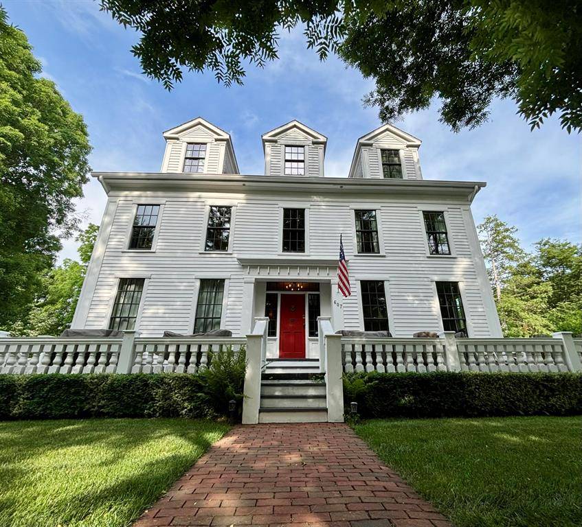 Saugatuck, MI 49453,607 Butler Street