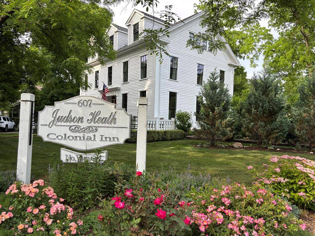 Saugatuck, MI 49453,607 Butler Street