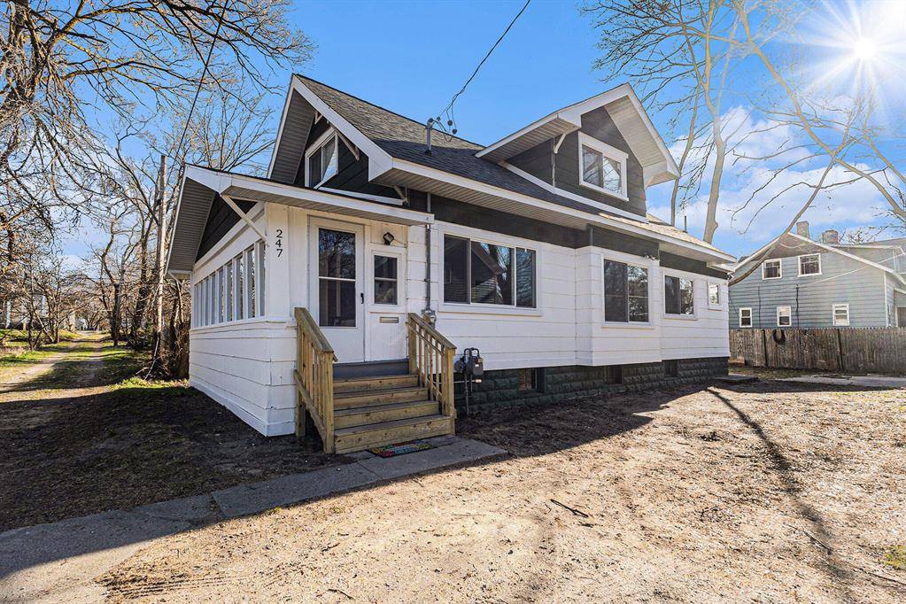 Muskegon, MI 49441,247 Washington Avenue