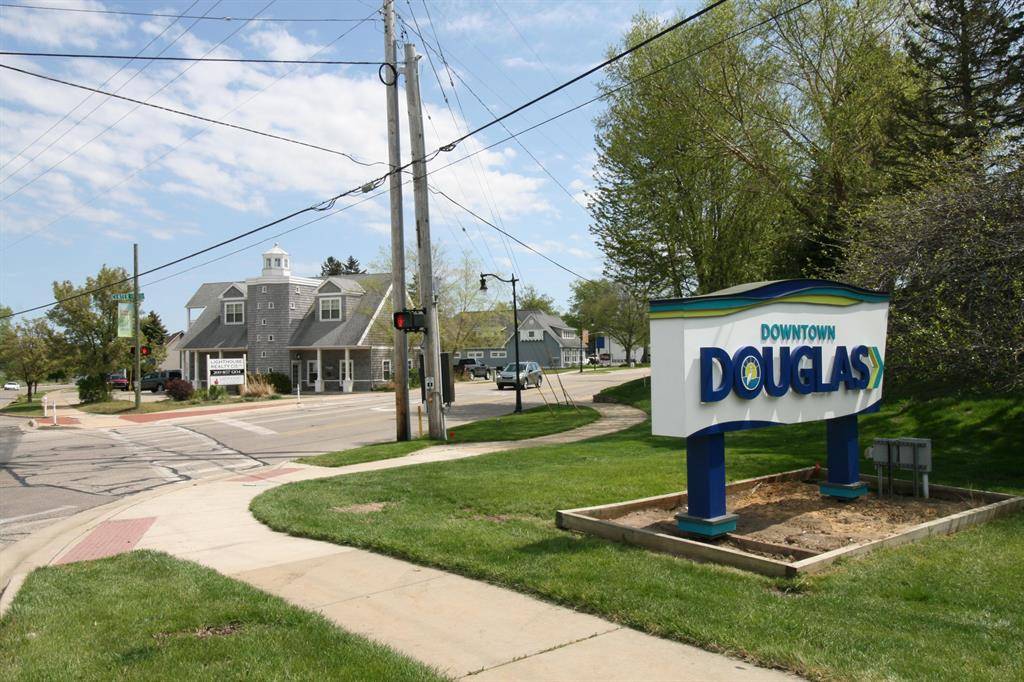 Douglas Vllg, MI 49406,29 Blue Star Highway