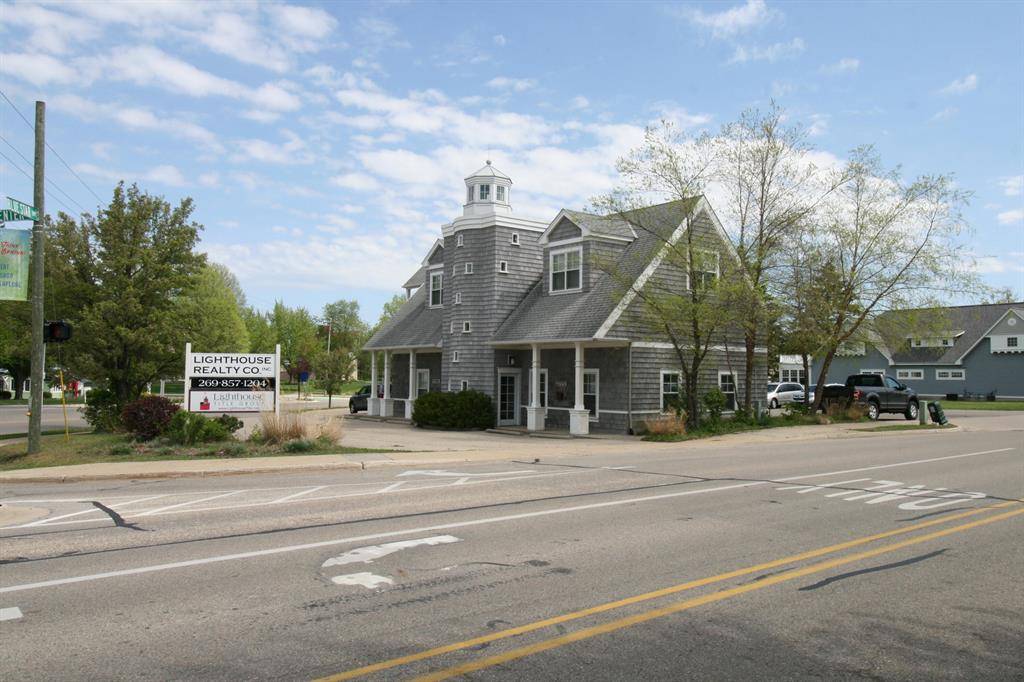 Douglas Vllg, MI 49406,29 Blue Star Highway