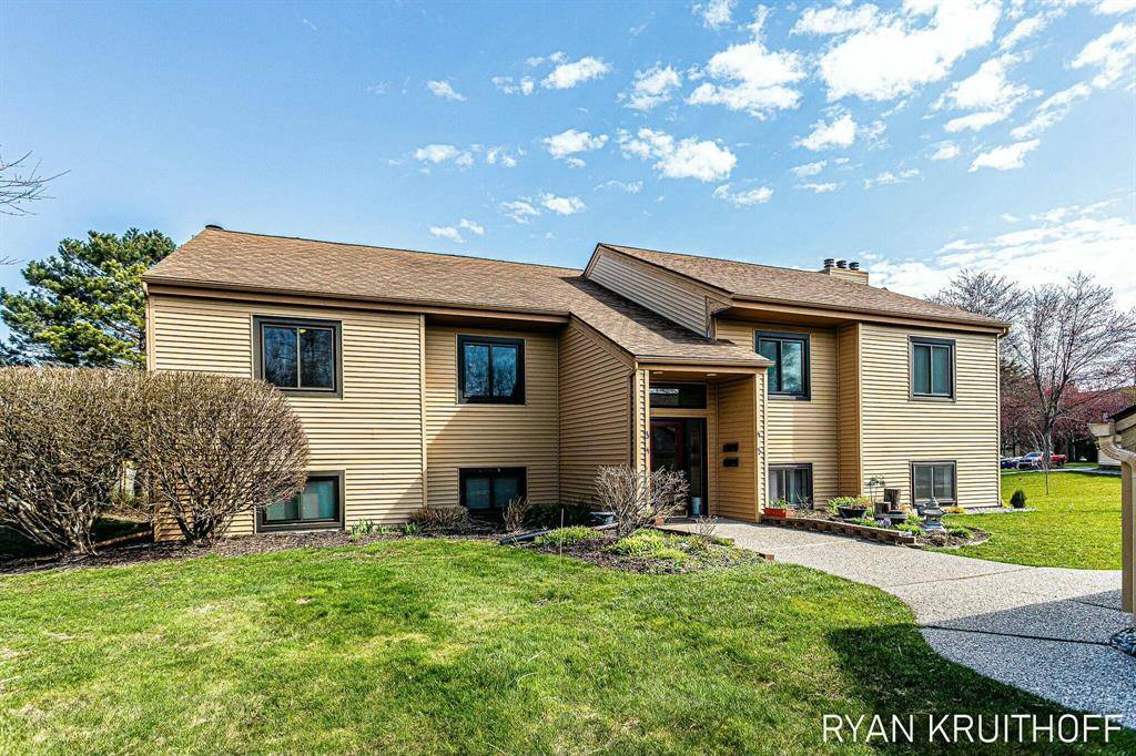 Holland, MI 49423,300 Farington Boulevard 43