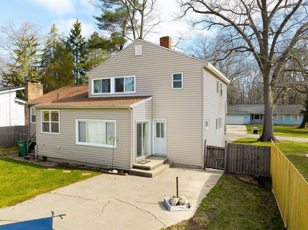 North Muskegon, MI 49445,135 California Avenue