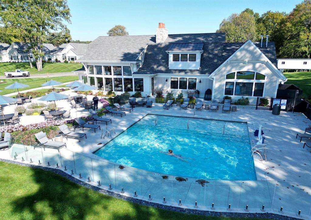 Park Twp, MI 49424,688 Bayshore Drive