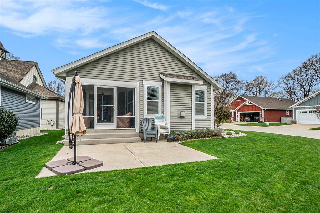Spring Lake Vlg, MI 49456,111 Lillybells Court