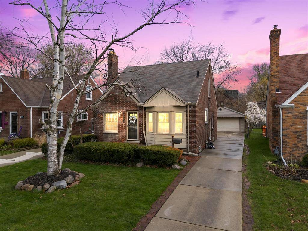 Grosse Pointe Woods, MI 48236,2048 Anita Avenue