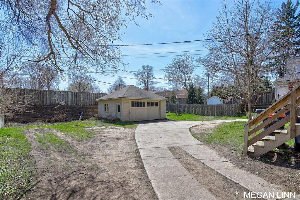 Holland, MI 49423,186 W 12th Street