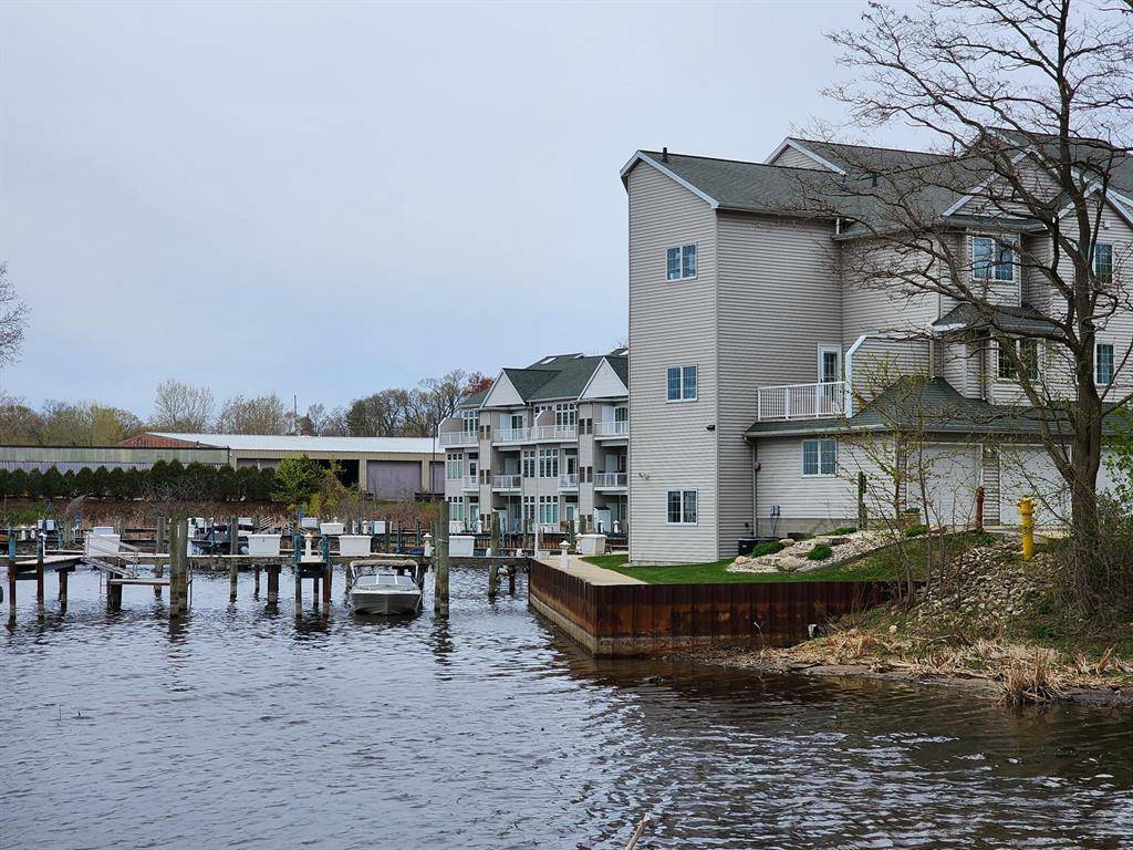 North Muskegon, MI 49445,2411 Lake Avenue 20