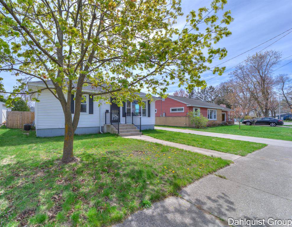 North Muskegon, MI 49445,418 Straley Street