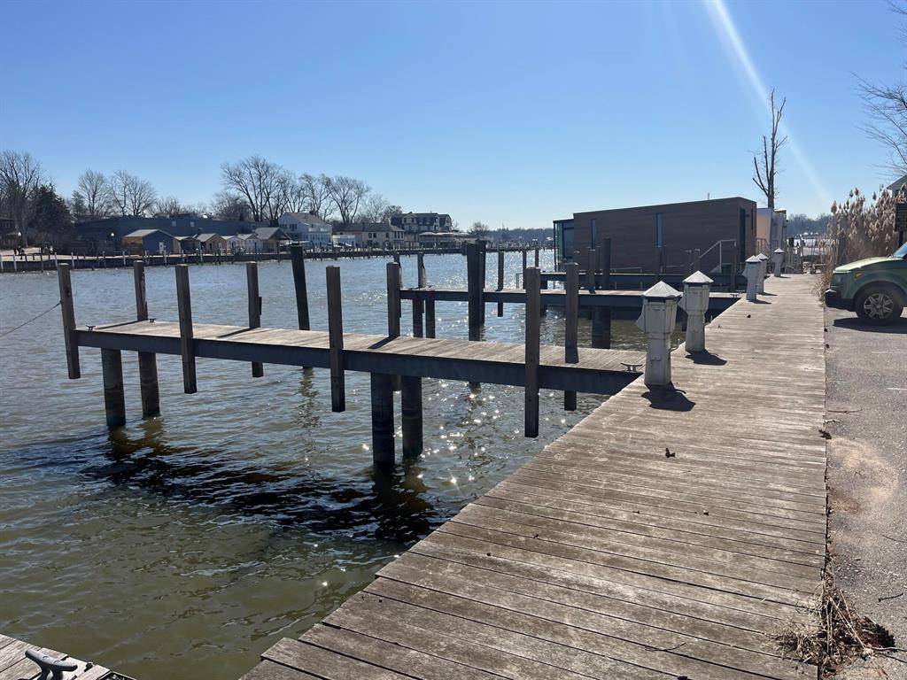 Saugatuck, MI 49453,443 Park Street 5