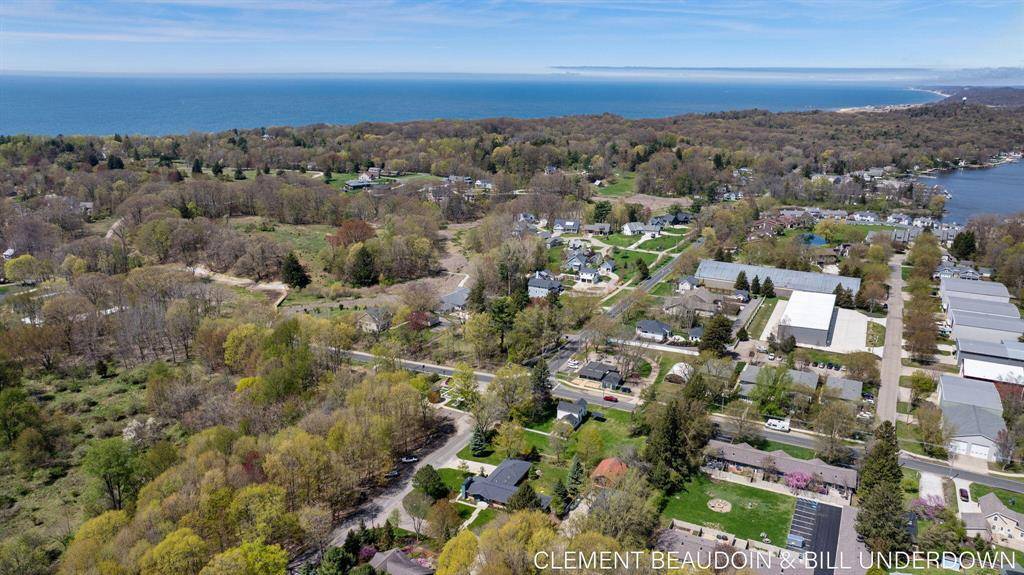 Douglas Vllg, MI 49406,460 Fremont Street