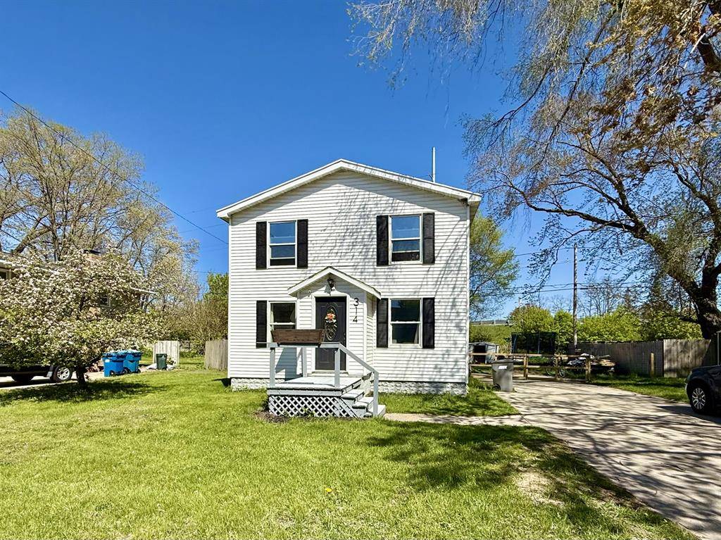 Ferrysburg, MI 49456,314 Maple Street