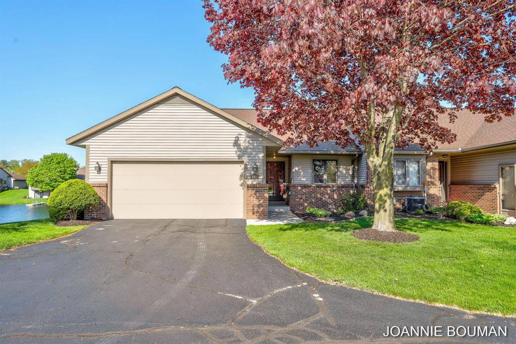 Zeeland Twp, MI 49464,9066 Lakeview Court