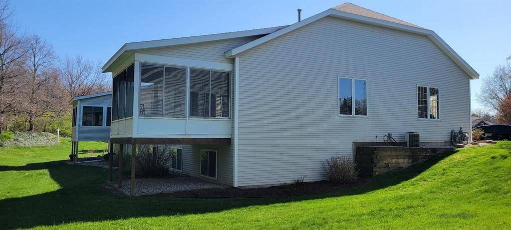 Holland, MI 49423,787 Holly Creek Drive 15