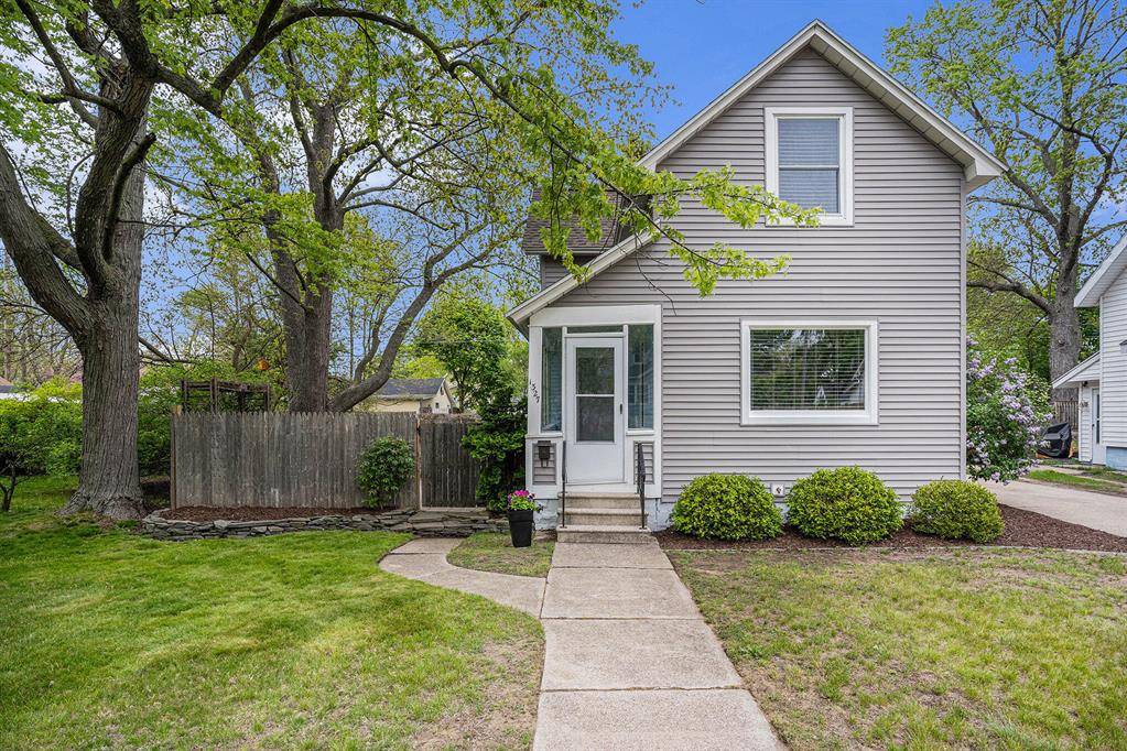 Grand Haven, MI 49417,1327 Pennoyer Avenue