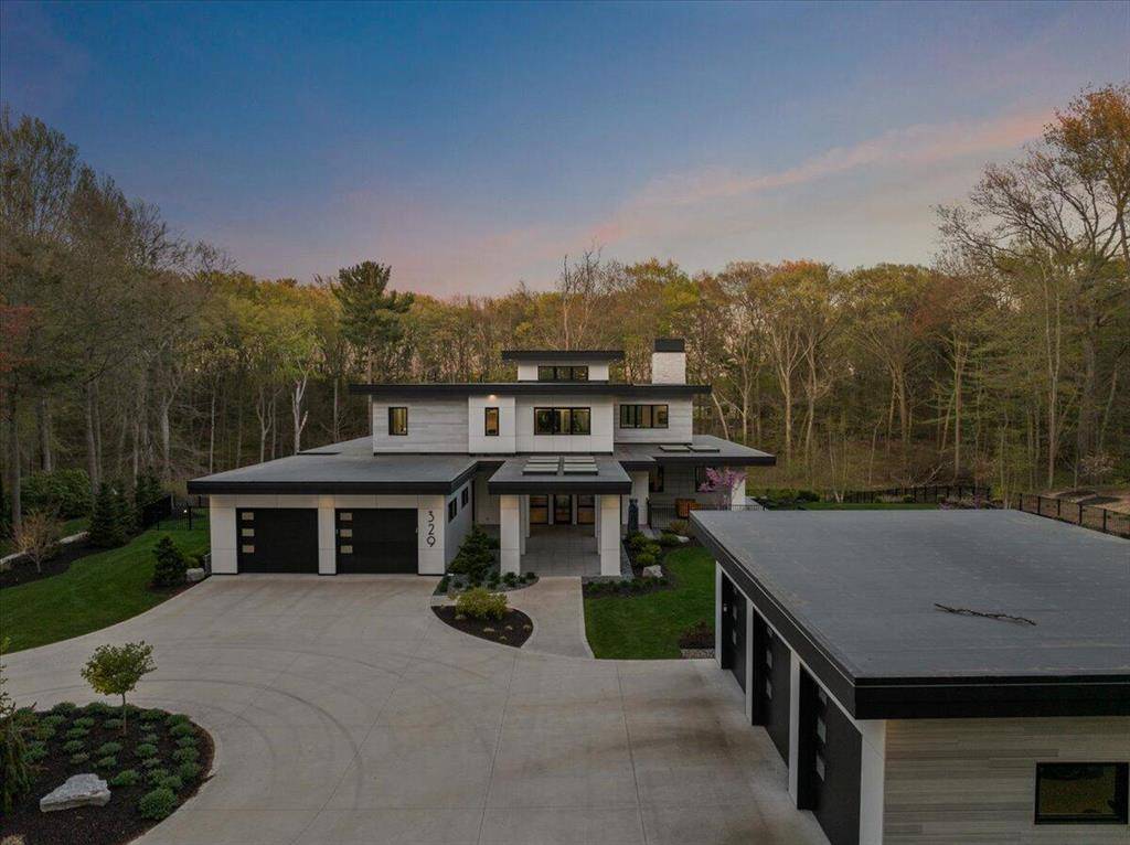 Park Twp, MI 49424,329 N Lakeshore Drive