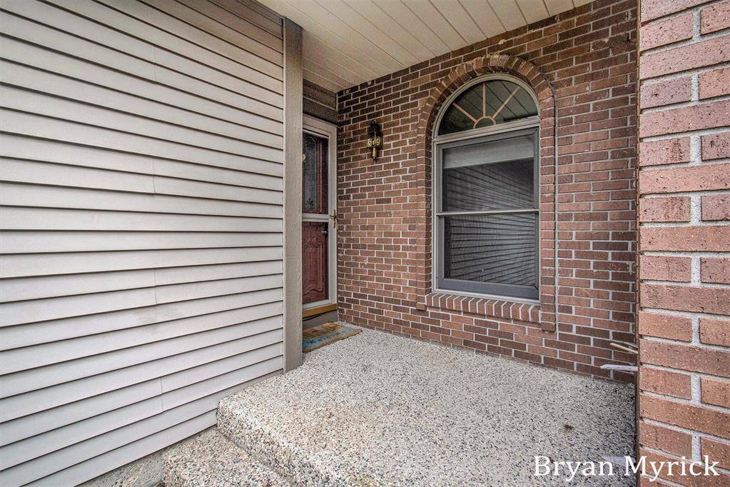 Holland, MI 49423,607 Crestview Street