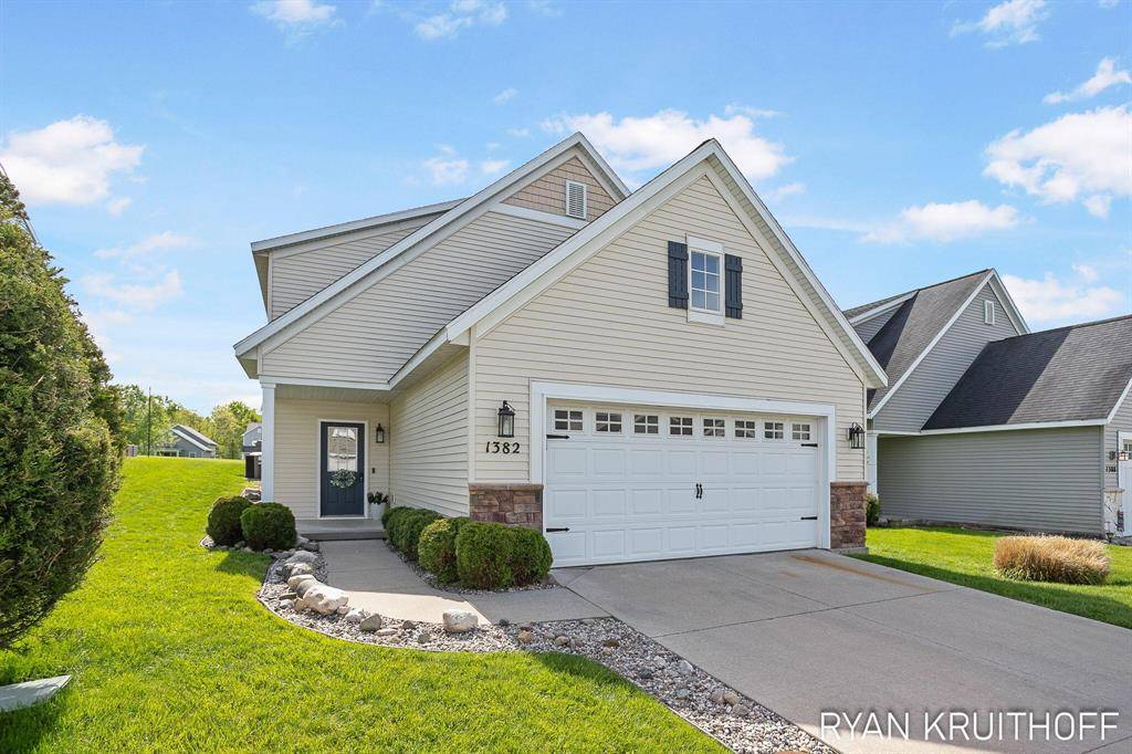 Lowell, MI 49331,1382 Highland Hill