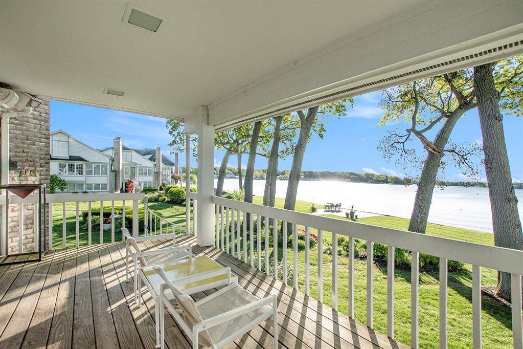 Ferrysburg, MI 49456,16928 Landing Drive