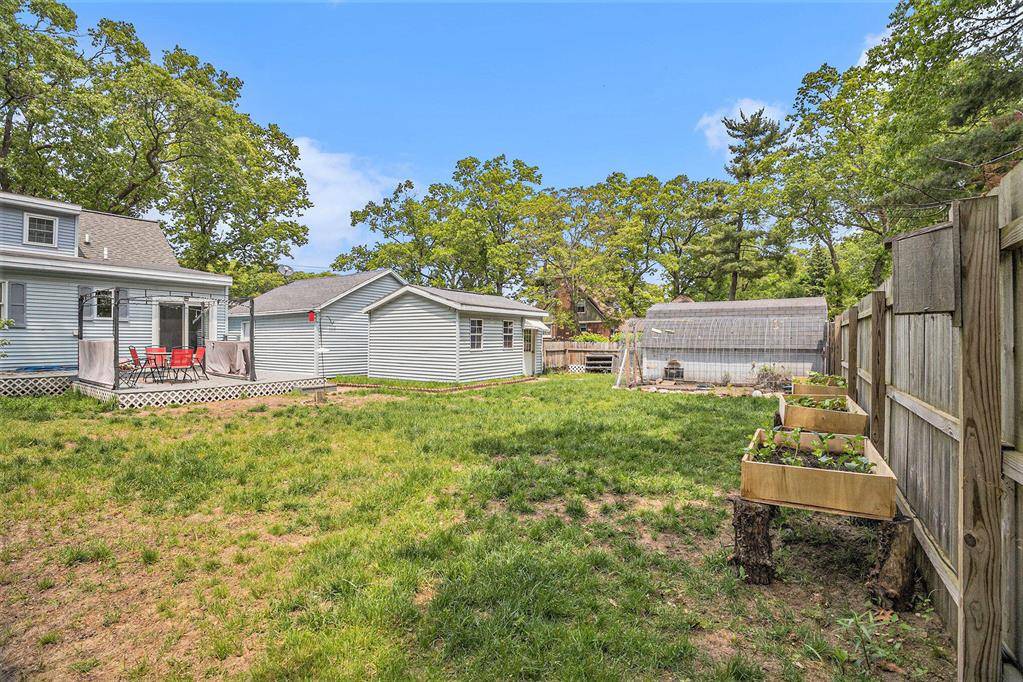 Muskegon Twp, MI 49445,1512 Holton Road