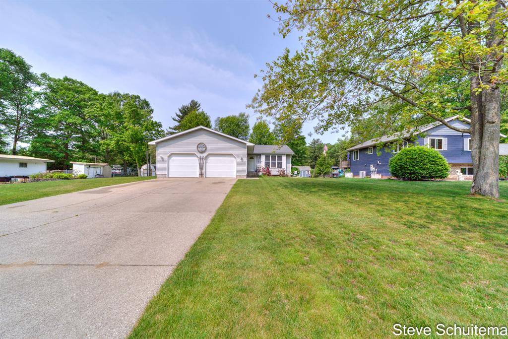 Spring Lake Twp, MI 49456,19151 Pine Grove Court